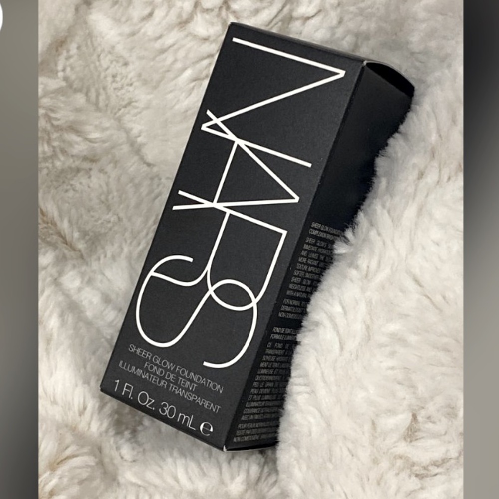 NARS Sheer Glow Foundation